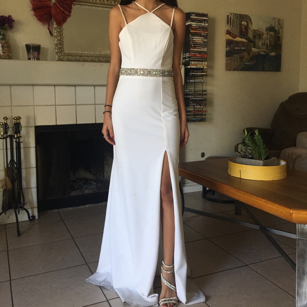 White long sleeveless prom dress
